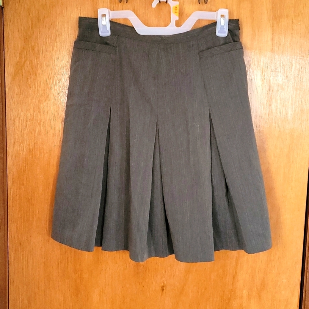 Hillard and Hanson Size 12 Pleated Skirt